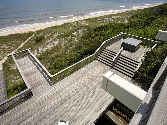 Ocean Front Deck with Spa