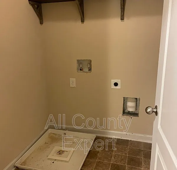 220 Bobbie Way — Photo 20