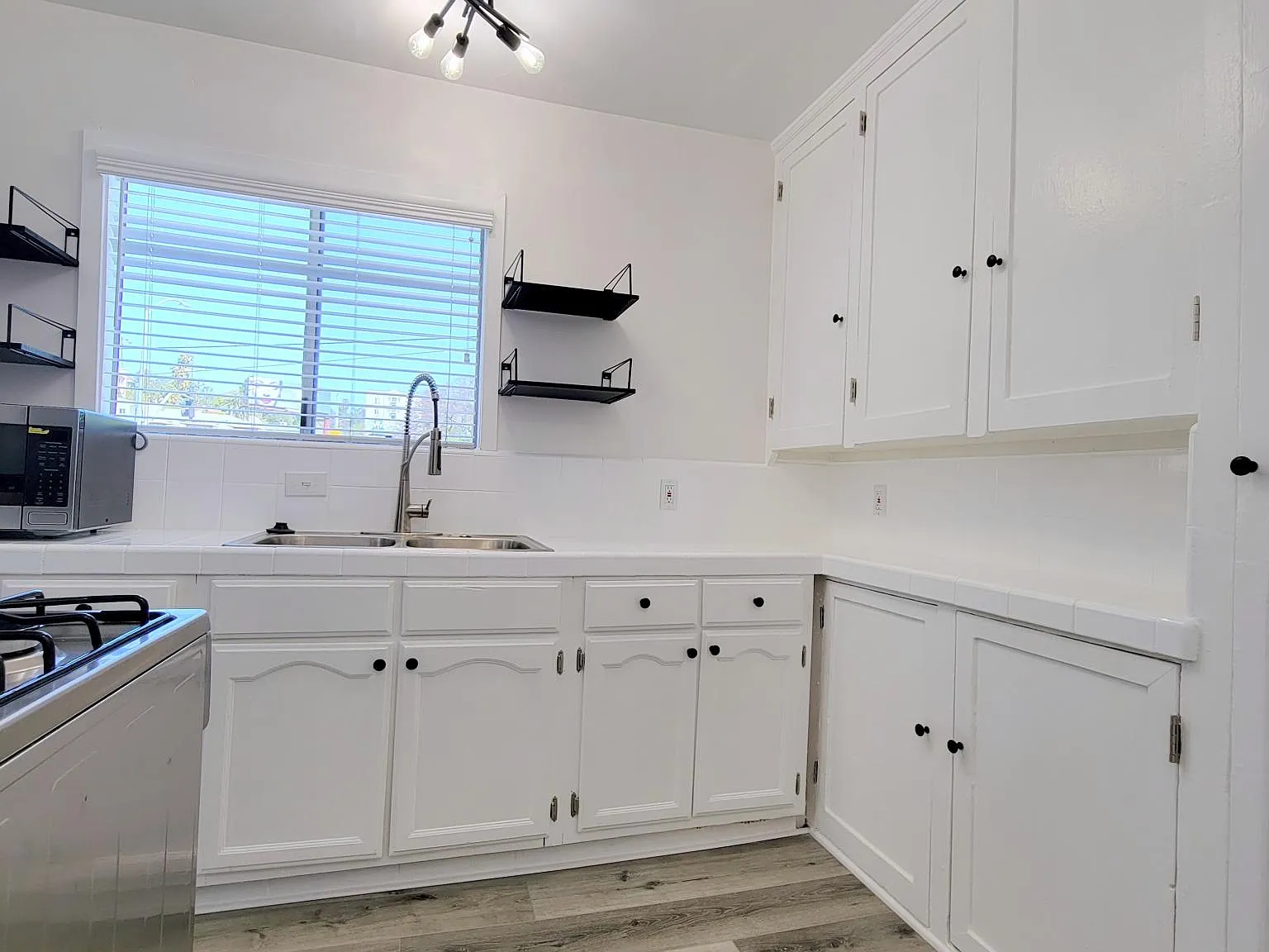 1 bed, 750 sqft, $1,995 — Photo 2