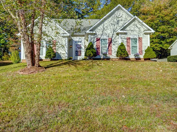 8703 Woodcock Ln, Charlotte, NC 28216