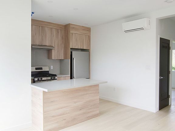 4th image of 2291 Termino Ave #2293