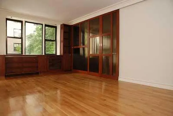 Rented by Buchbinder & Warren | media 36