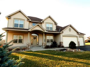 4405 Beaver Crest Dr, Des Moines, IA 50310