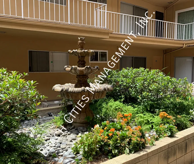 2033 E 3rd St #1B — Photo 43