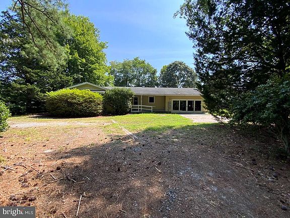 2nd image of 143 Hidden Cove Dr