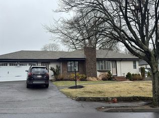 3 Didio Dr, Swampscott, MA 01907