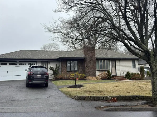 3 Didio Dr, Swampscott, MA 01907