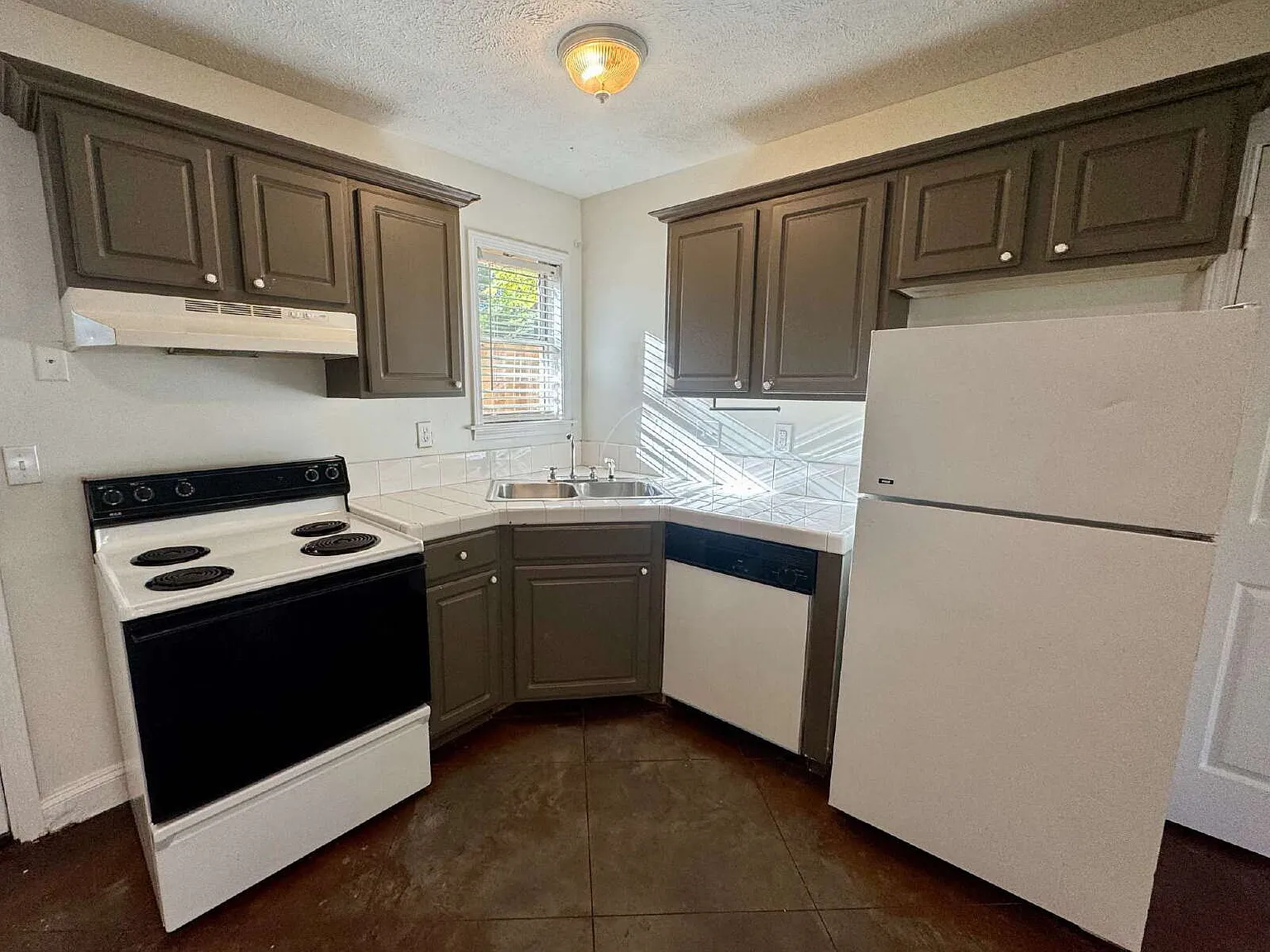 1 bed, 1.0 bath, 870 sqft, $950 — Photo 4