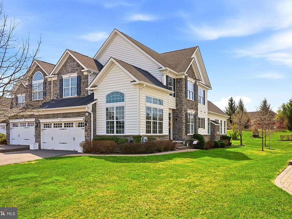 1st image of 61 Hillyer Ln