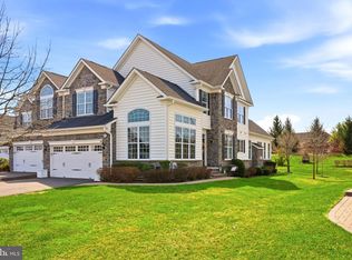 61 Hillyer Ln, Newtown, PA