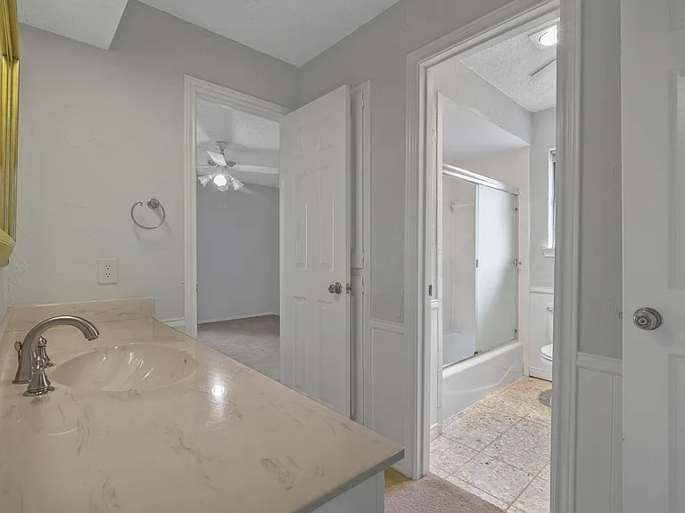 9738 Windham Dr — Photo 17