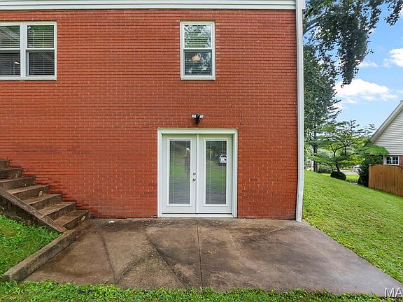 5th image of 1930 Oak Hills Dr