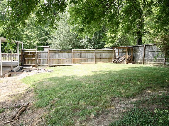 5th image of 3601 Valley View Dr