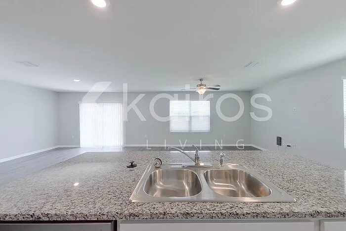 8675 SW 43rd Ter — Photo 9