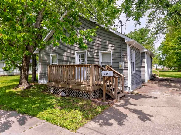 709 W Midway St, West Frankfort, IL 62896