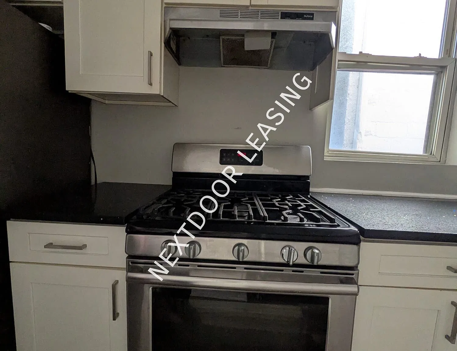 116 Bostwick Ave — Photo 1