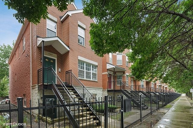 1st image of 1483 N Larrabee St #A
