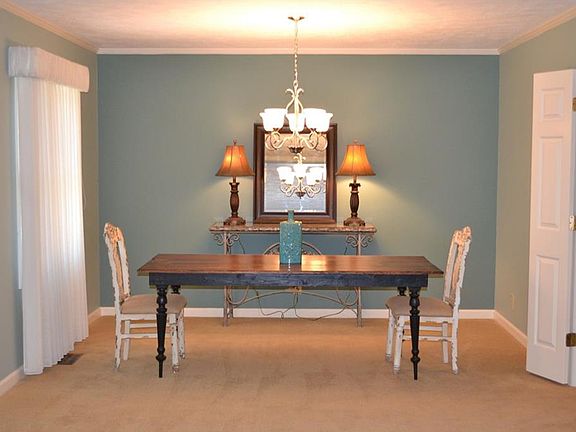 2nd image of 3608 Meadowview Dr