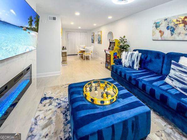 130 Governors Dr
