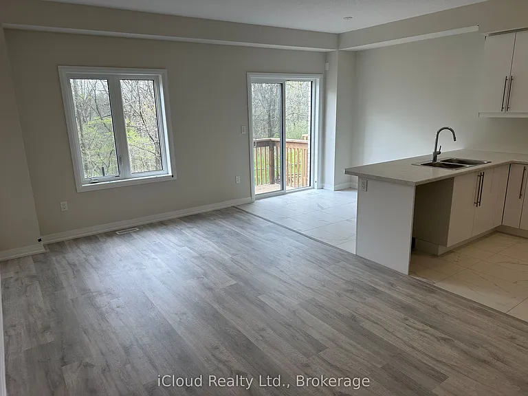 660 Colborne St W #D — Photo 7