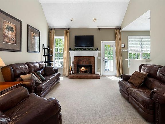 4th image of 14 Bay Ct