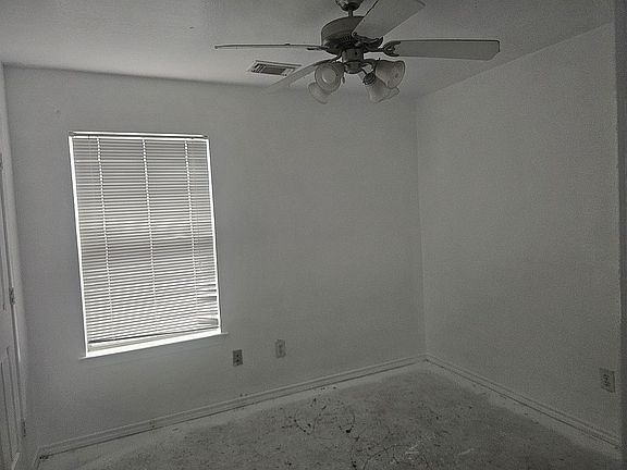 3rd image of 26940 Carriage Manor Ln
