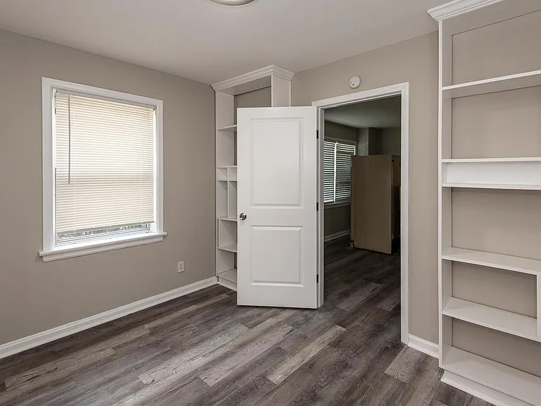 10116 Saint Katherine Ln — Photo 8