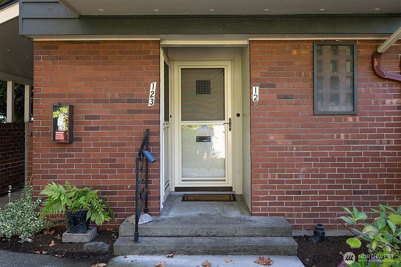 3rd image of 901 N Forest Street #123