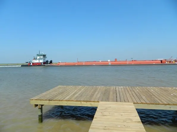 1087 Private Road 683, Sargent, TX 77414