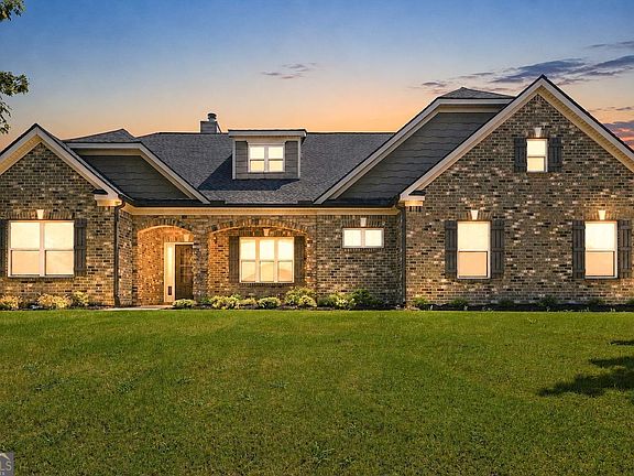 2nd image of 6130 Arlington Cir