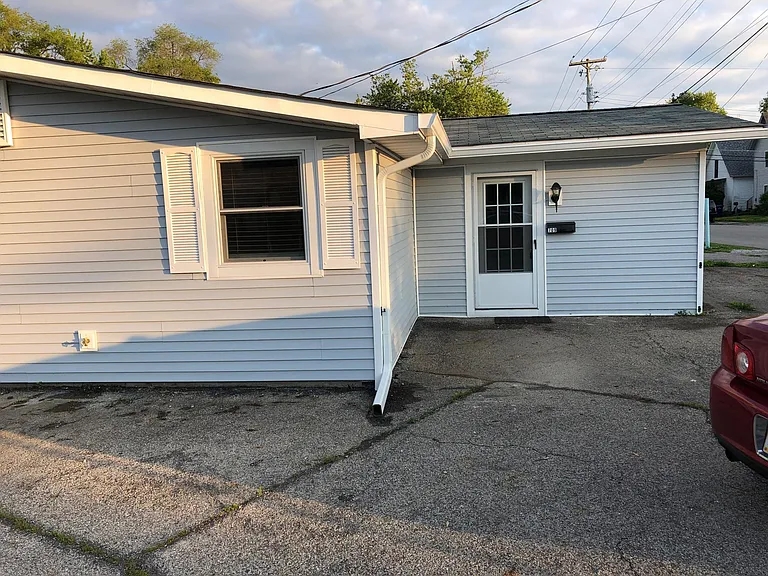 709 E Main St #RIGHT SIDE — Photo 13