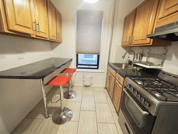 4th image of 3425 37th St APT 2