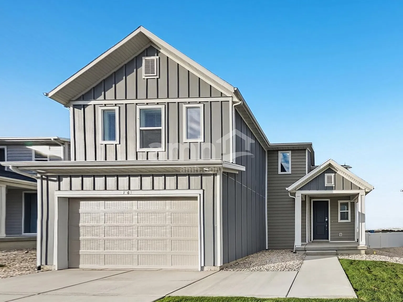 4 bed, 3.5 bath, 2421 sqft, $2,595 — Photo 1