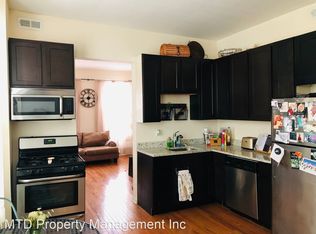 2346 W 19th St APT 1R, Chicago, IL 60608
