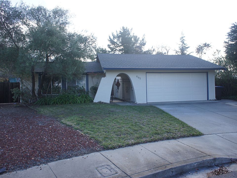 1st image of 695 Orofino Ct