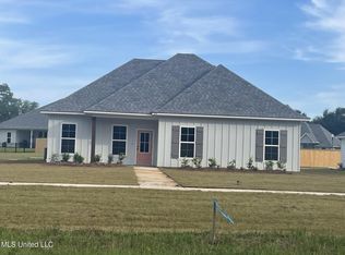 818 Old Spanish Trl, Bay Saint Louis, MS 39520