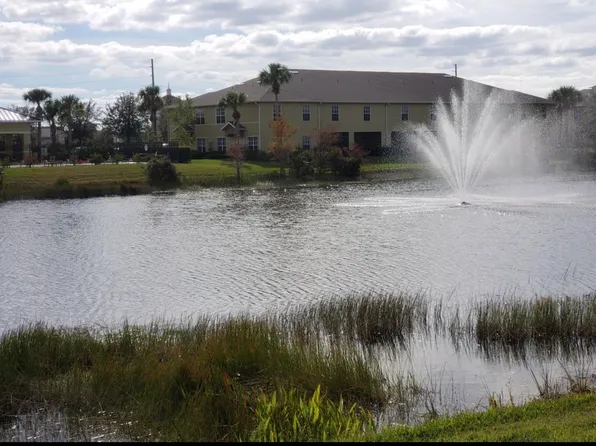 9081 Gervais Cir APT 806, Naples, FL 34120