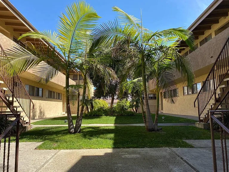 902 S Catalina Ave #J — Photo 2