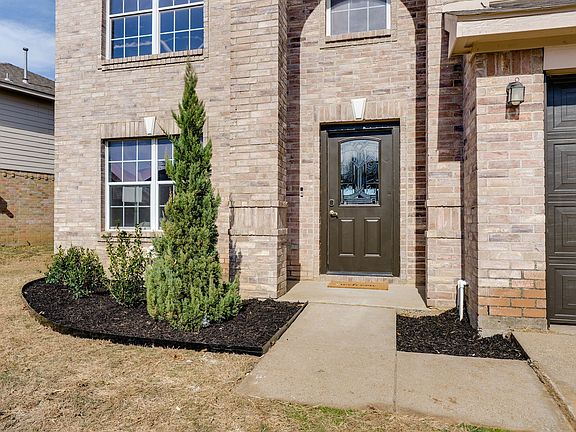 2nd image of 4816 Star Ridge Dr