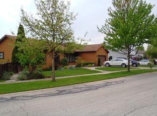 1921 N High Grove Ln, Palatine, IL 60074