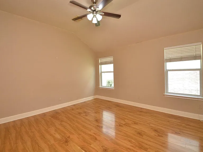 4510 Regal Dr — Photo 15