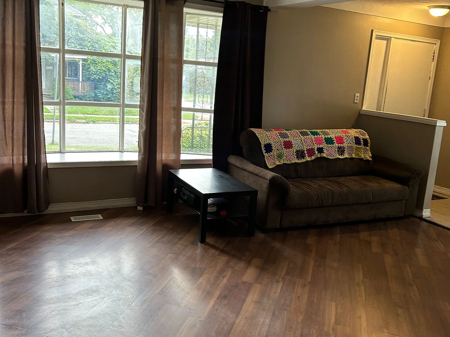 3 bed, $2,200 — Photo 4