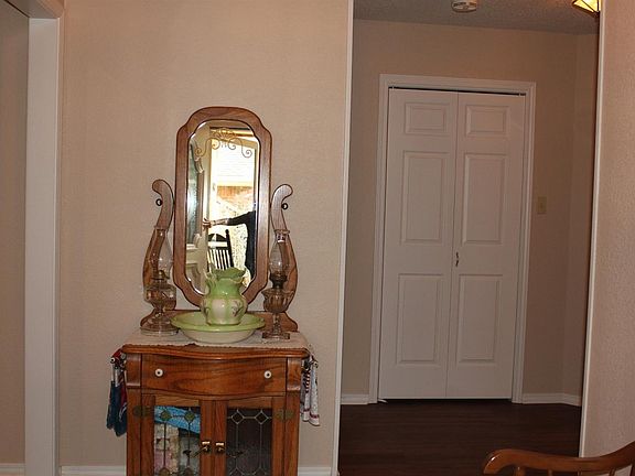 3rd image of 122 Aransas Ave