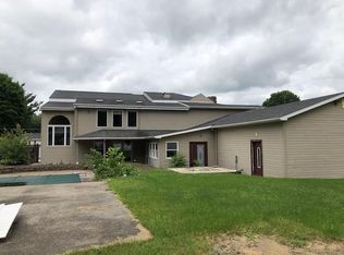 1104 E Pike Rd, Indiana, PA 15701