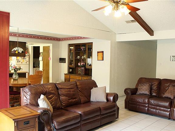 5th image of 412 Cumberland Ct