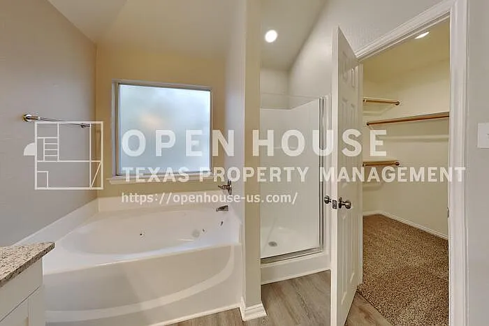 1031 Port Boliver Dr — Photo 9