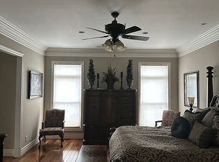 6 Topping Ln, Saint Louis, MO 63131