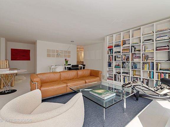 2nd image of 2400 N Lakeview Ave APT 1504