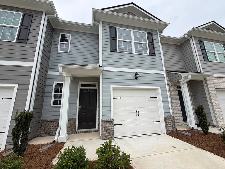 9 Silverbell Ln — Photo 1