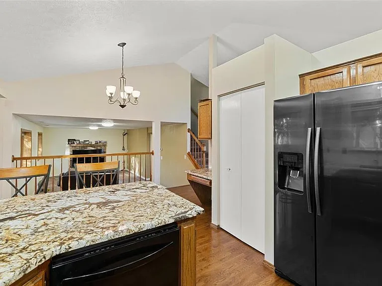 2104 S Century Ct — Photo 8